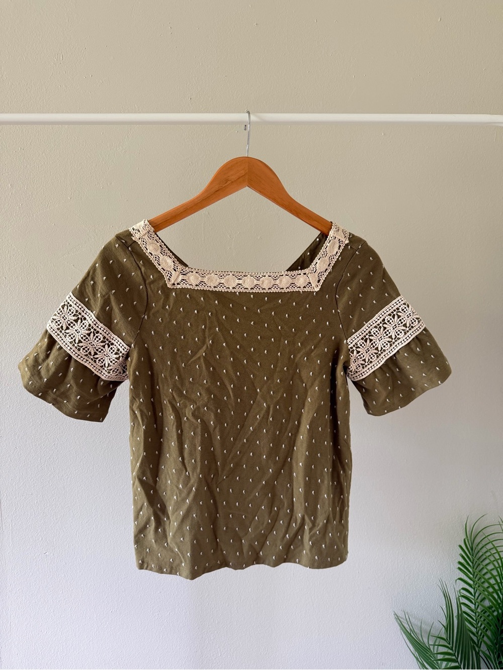 Anthropologie Maeve  green dot top blouse size XS